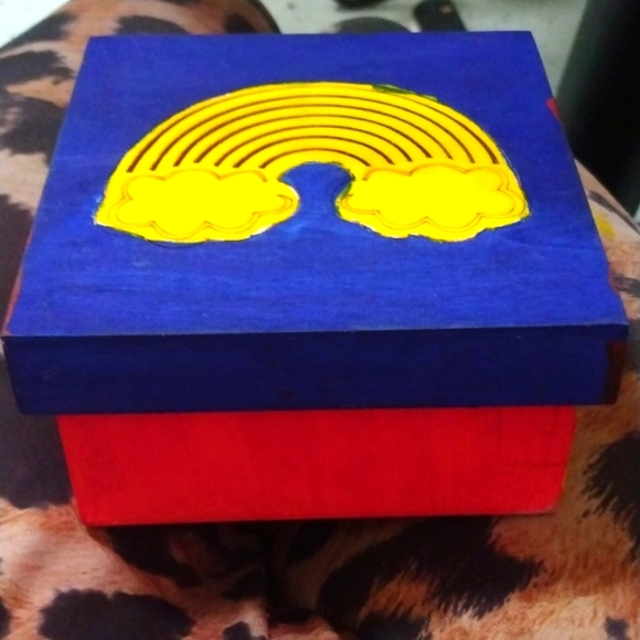 Wooden box - Picture 1 of 2